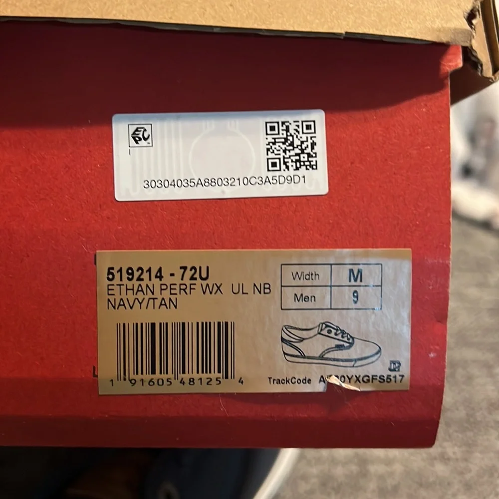 NWT Levi's Ethan Sneakers